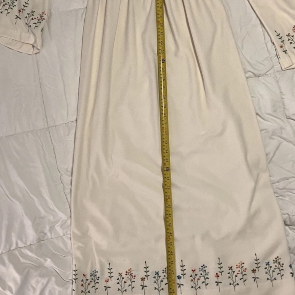 Leslie Fay VTNG Ivory Maxi Peasant White Dress with Floral Embroidery XS READ - Picture 7 of 11